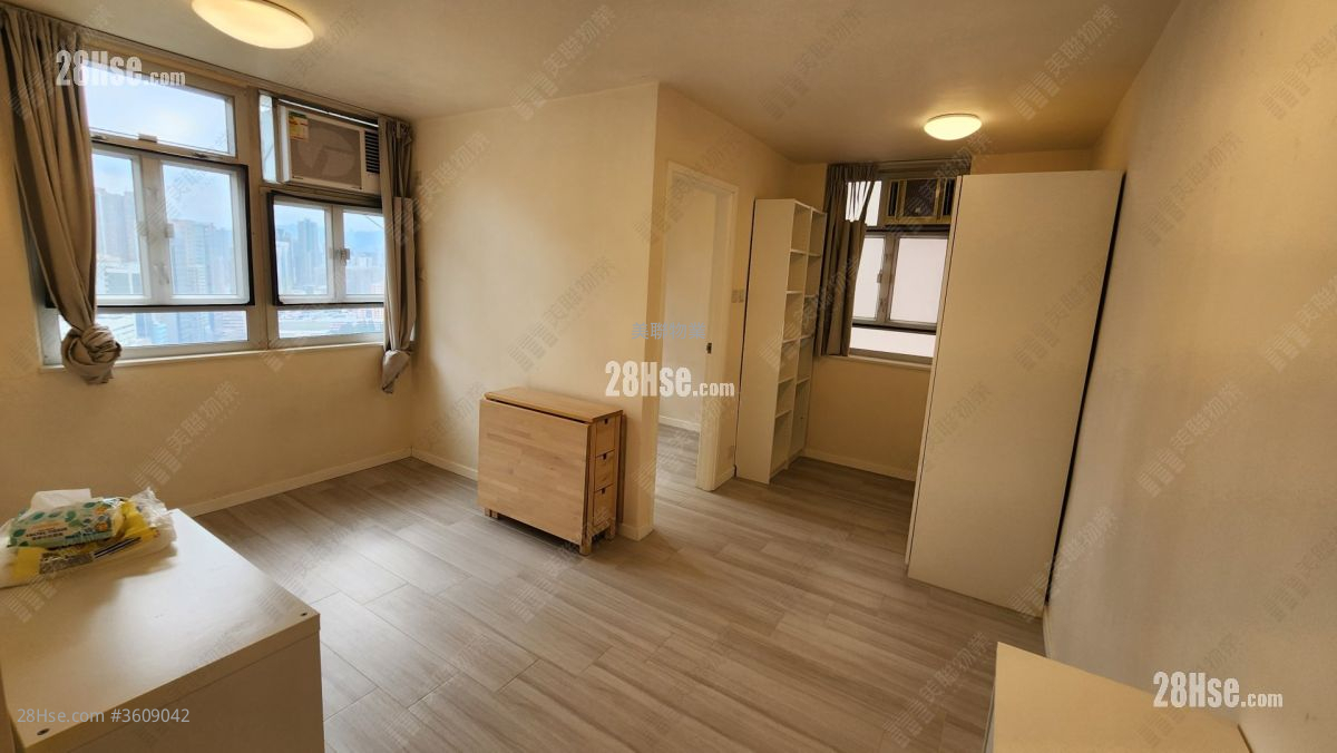 Lung Poon Court Sell 1 Bedroom 383 ft² ( 35.6 m² )