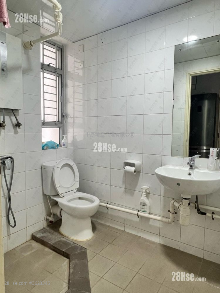 Shan Lai Court Sell 2 Bedrooms , 1 Bathroom 448 ft² ( 41.6 m² ) Shan Lai Court Sell 2 Bedrooms , 1 Bathroom 448 ft² ( 41.6 m² )