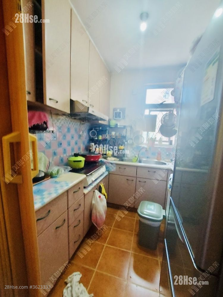 Cheong Shing Court Sell 3 Bedrooms , 2 Bathrooms 650 ft² ( 60.4 m² ) Cheong Shing Court Sell 3 Bedrooms , 2 Bathrooms 650 ft² ( 60.4 m² )