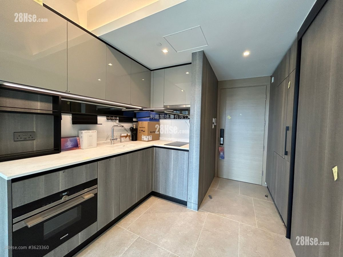 The YOHO Hub 售盘 1 房 , 1 浴室 349 平方尺 ( 32.4 平方米 ) The YOHO Hub 售盘 1 房 , 1 浴室 349 平方尺 ( 32.4 平方米 )