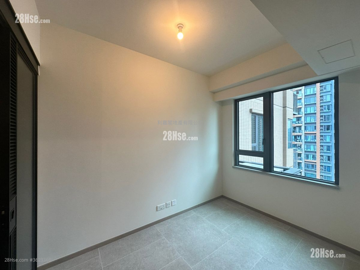 The YOHO Hub 售盘 1 房 , 1 浴室 349 平方尺 ( 32.4 平方米 ) The YOHO Hub 售盘 1 房 , 1 浴室 349 平方尺 ( 32.4 平方米 )