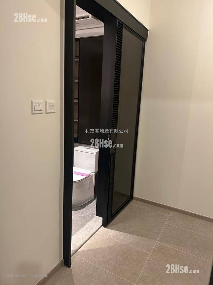 The YOHO Hub 售盘 1 房 , 1 浴室 349 平方尺 ( 32.4 平方米 ) The YOHO Hub 售盘 1 房 , 1 浴室 349 平方尺 ( 32.4 平方米 )