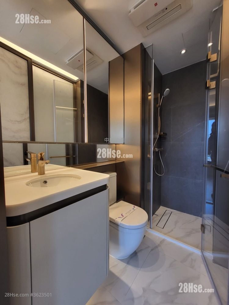 One Innovale Sell Studio , 1 Bathroom 209 ft² ( 19.4 m² )