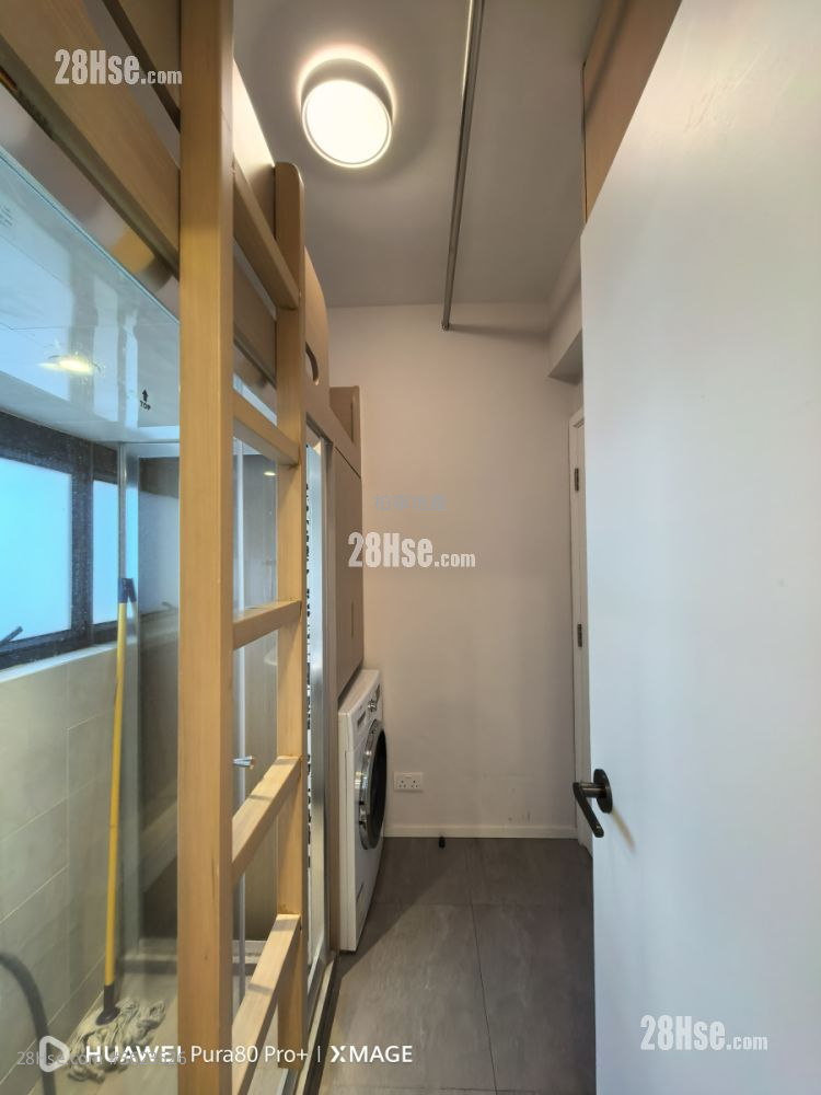 Yukon Heights Rental 3 Bedrooms , 2 Bathrooms 1,001 ft² ( 93.0 m² ) Yukon Heights Rental 3 Bedrooms , 2 Bathrooms 1,001 ft² ( 93.0 m² )