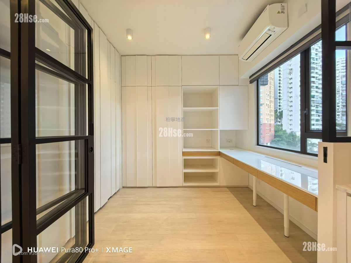 Yukon Heights Rental 3 Bedrooms , 2 Bathrooms 1,001 ft² ( 93.0 m² ) Yukon Heights Rental 3 Bedrooms , 2 Bathrooms 1,001 ft² ( 93.0 m² )