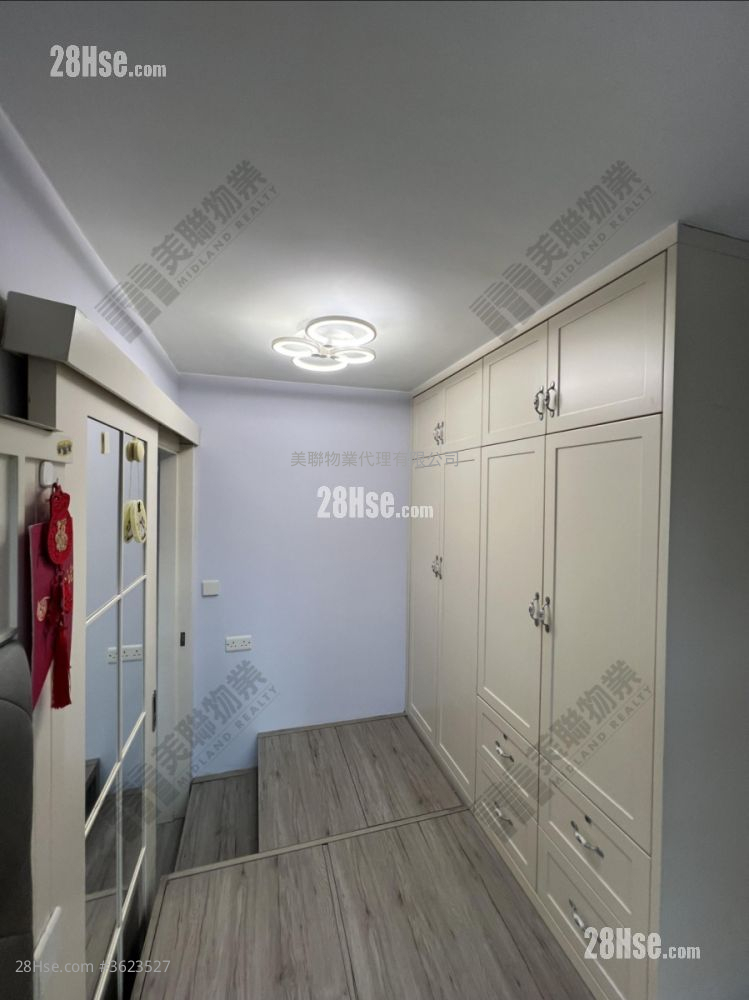 Ching Chun Court Sell 2 Bedrooms , 1 Bathroom 436 ft² ( 40.5 m² ) Ching Chun Court Sell 2 Bedrooms , 1 Bathroom 436 ft² ( 40.5 m² )