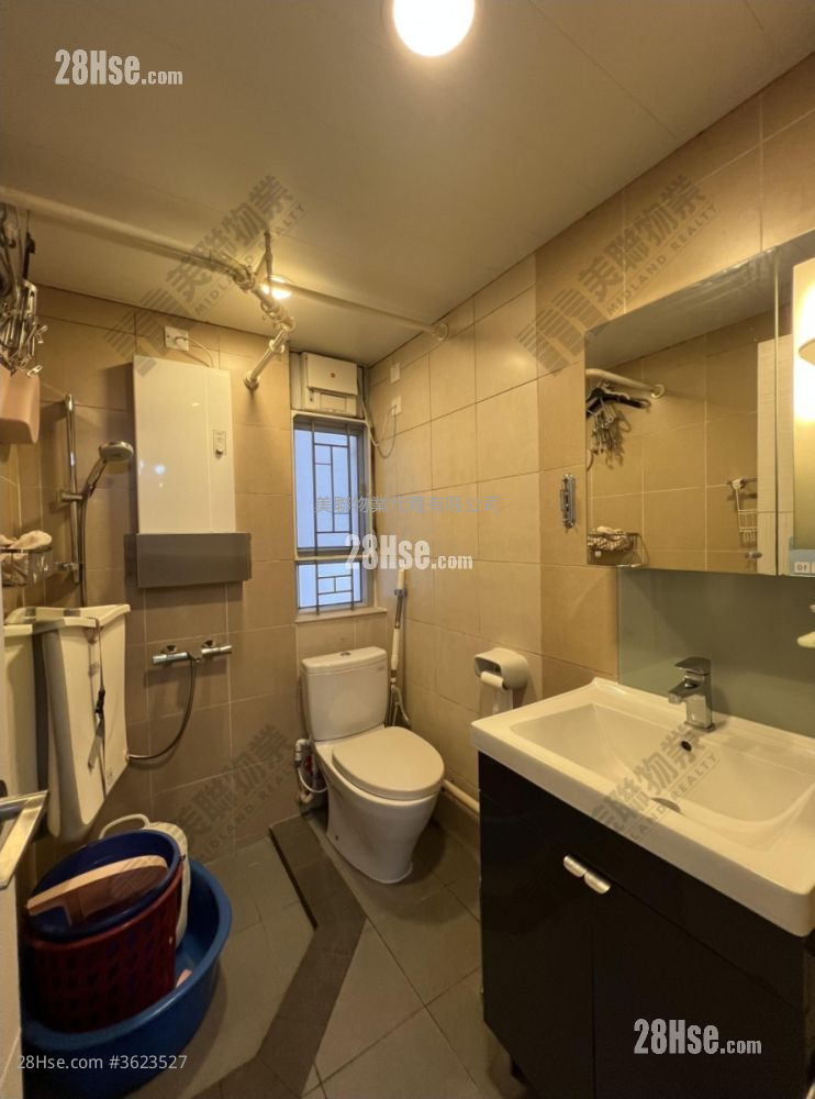 Ching Chun Court Sell 2 Bedrooms , 1 Bathroom 436 ft² ( 40.5 m² ) Ching Chun Court Sell 2 Bedrooms , 1 Bathroom 436 ft² ( 40.5 m² )