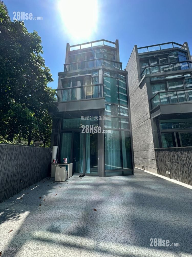 Le Point Sell 5+ Bedrooms , 5+ Bathrooms 2,707 ft² ( 251.5 m² )