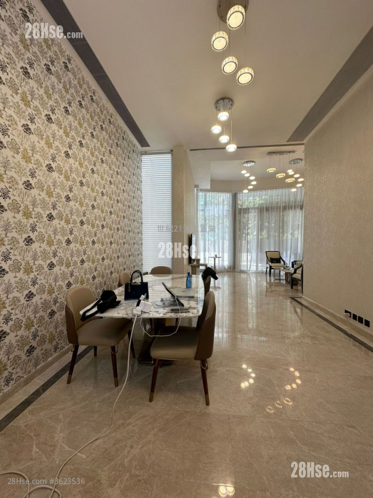 Le Point Sell 5+ Bedrooms , 5+ Bathrooms 2,707 ft² ( 251.5 m² ) Le Point Sell 5+ Bedrooms , 5+ Bathrooms 2,707 ft² ( 251.5 m² )