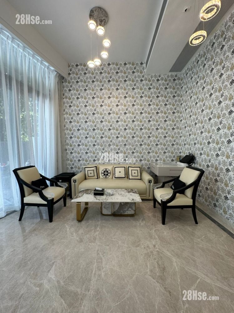 Le Point Sell 5+ Bedrooms , 5+ Bathrooms 2,707 ft² ( 251.5 m² ) Le Point Sell 5+ Bedrooms , 5+ Bathrooms 2,707 ft² ( 251.5 m² )