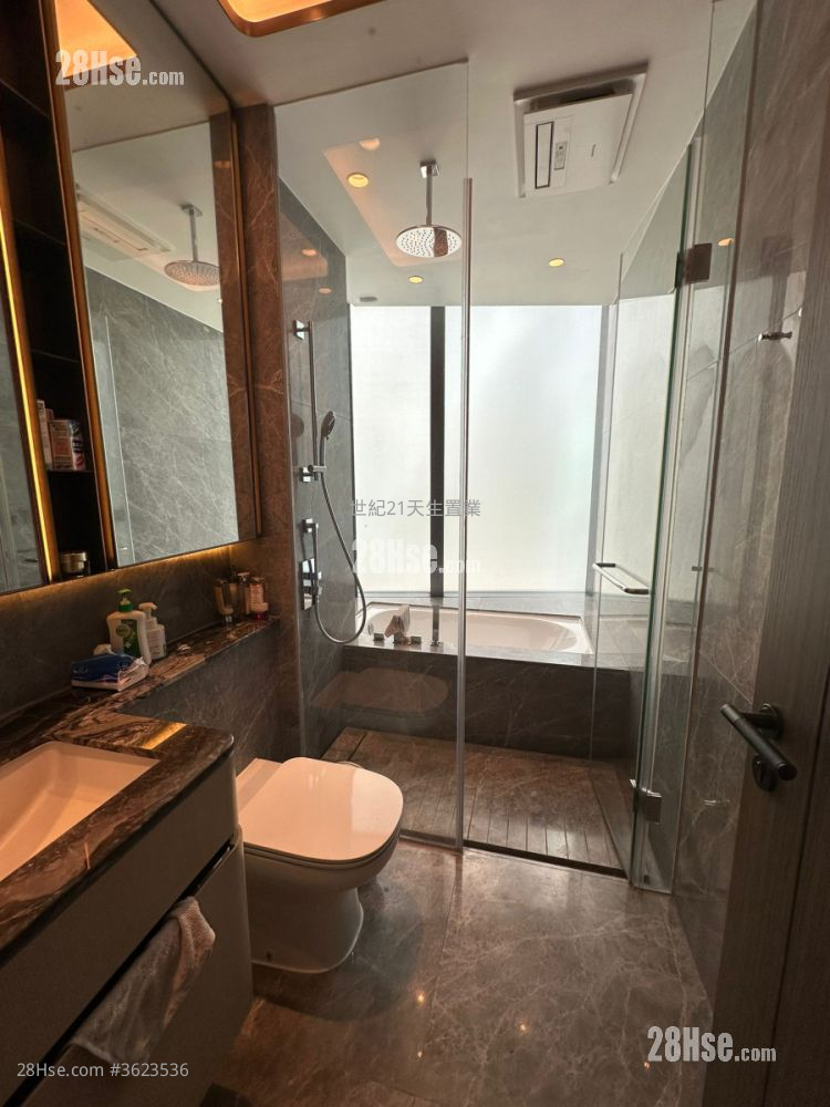 Le Point Sell 5+ Bedrooms , 5+ Bathrooms 2,707 ft² ( 251.5 m² ) Le Point Sell 5+ Bedrooms , 5+ Bathrooms 2,707 ft² ( 251.5 m² )