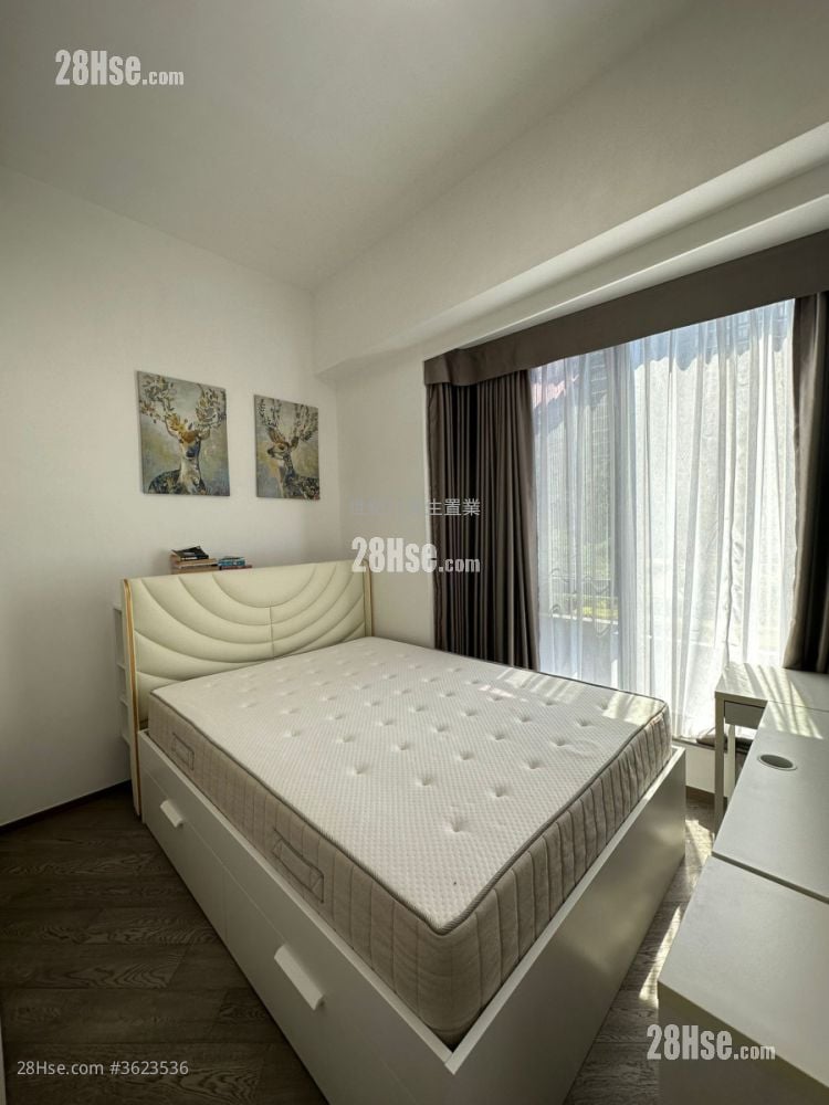 Le Point Sell 5+ Bedrooms , 5+ Bathrooms 2,707 ft² ( 251.5 m² ) Le Point Sell 5+ Bedrooms , 5+ Bathrooms 2,707 ft² ( 251.5 m² )