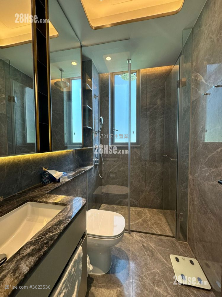 Le Point Sell 5+ Bedrooms , 5+ Bathrooms 2,707 ft² ( 251.5 m² ) Le Point Sell 5+ Bedrooms , 5+ Bathrooms 2,707 ft² ( 251.5 m² )