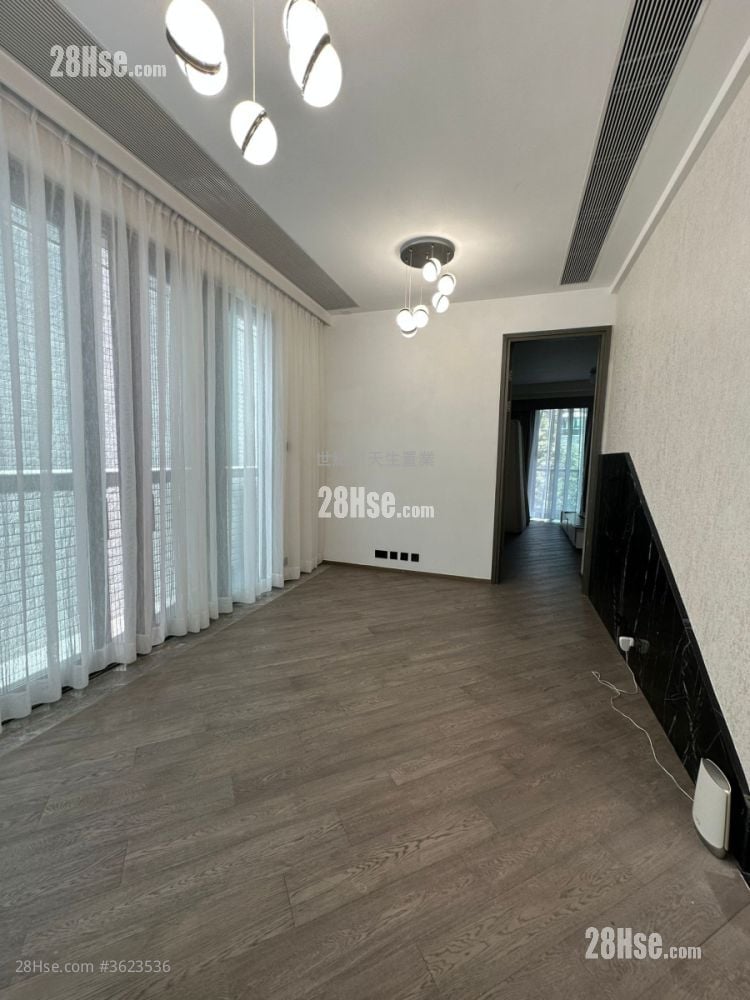 Le Point Sell 5+ Bedrooms , 5+ Bathrooms 2,707 ft² ( 251.5 m² ) Le Point Sell 5+ Bedrooms , 5+ Bathrooms 2,707 ft² ( 251.5 m² )