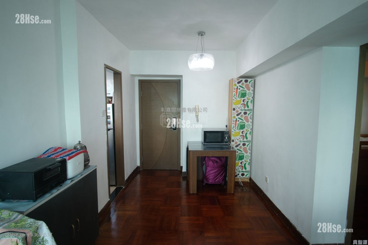 Lung Cheung Garden Sell 2 Bedrooms 369 ft² ( 34.3 m² ) Lung Cheung Garden Sell 2 Bedrooms 369 ft² ( 34.3 m² )