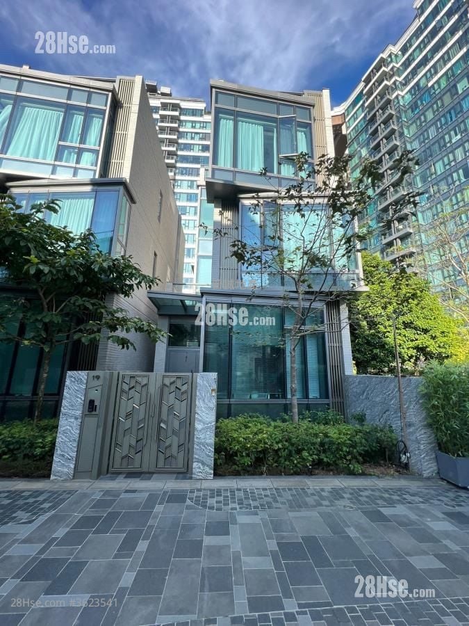 Le Point Sell 5+ Bedrooms , 5+ Bathrooms 2,707 ft² ( 251.5 m² )