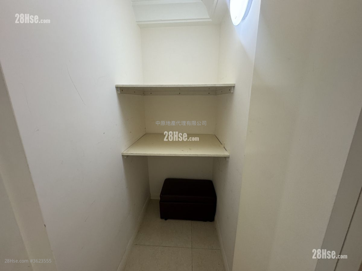 映湾园 售盘 3 房 , 2 浴室 891 平方尺 ( 82.8 平方米 ) 映湾园 售盘 3 房 , 2 浴室 891 平方尺 ( 82.8 平方米 )