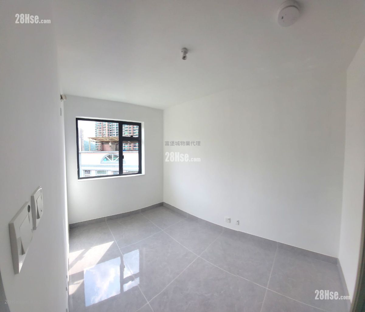 大蓝寮 售盘 3 房 , 2 浴室 640 平方尺 ( 59.5 平方米 ) 大蓝寮 售盘 3 房 , 2 浴室 640 平方尺 ( 59.5 平方米 )