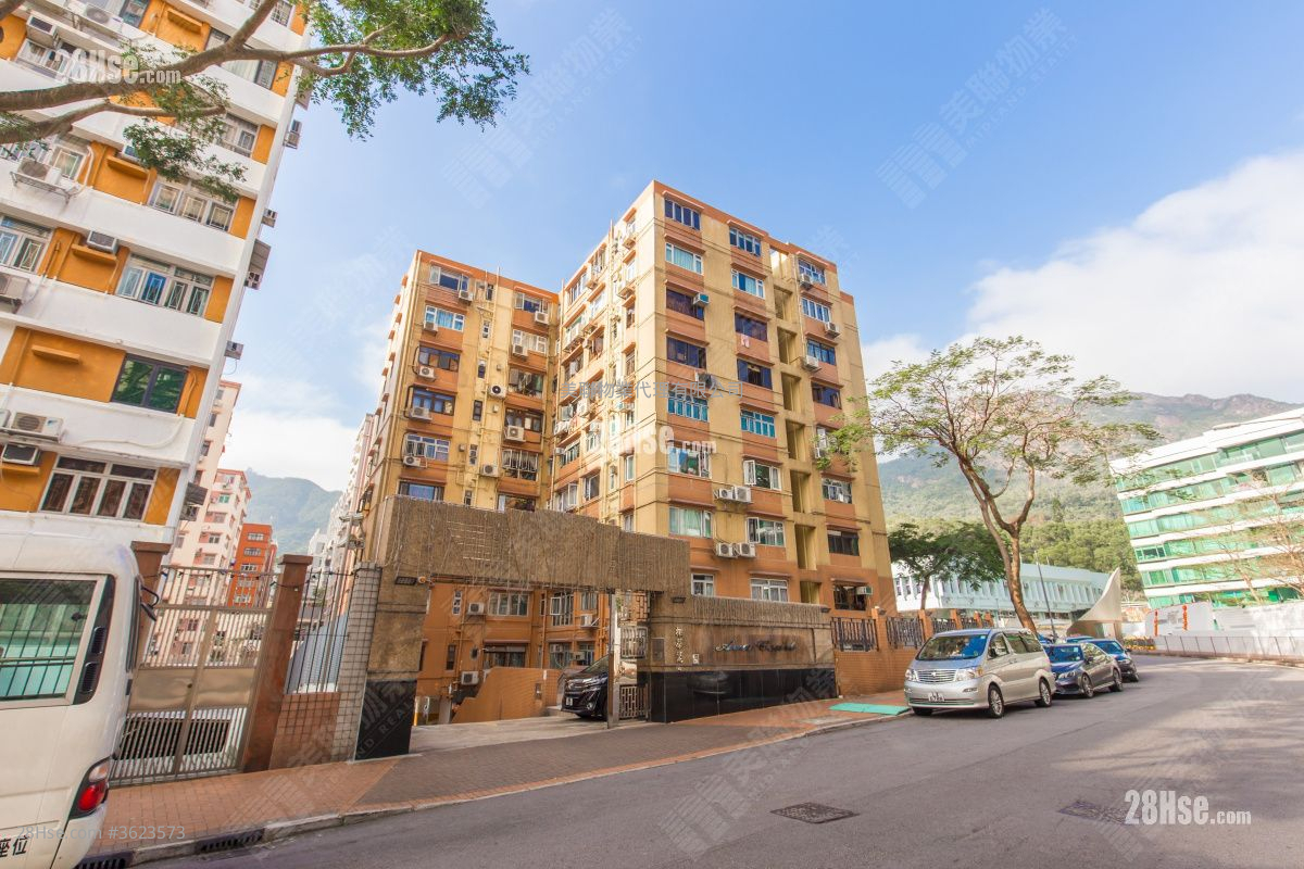 雅华阁 售盘 3 房 , 2 浴室 930 平方尺 ( 86.4 平方米 )