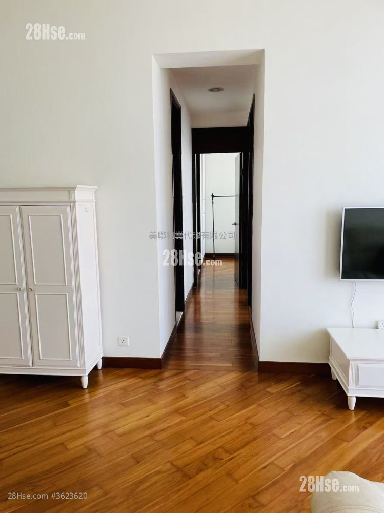 一号银海 租盘 3 房 , 2 浴室 665 平方尺 ( 61.8 平方米 ) 一号银海 租盘 3 房 , 2 浴室 665 平方尺 ( 61.8 平方米 )