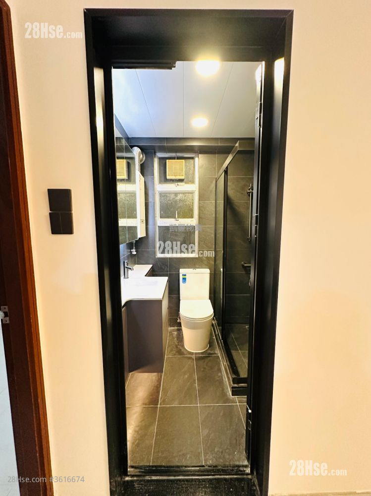 Tsui Man Court Rental 2 Bedrooms , 1 Bathroom 598 ft² ( 55.6 m² ) Tsui Man Court Rental 2 Bedrooms , 1 Bathroom 598 ft² ( 55.6 m² )