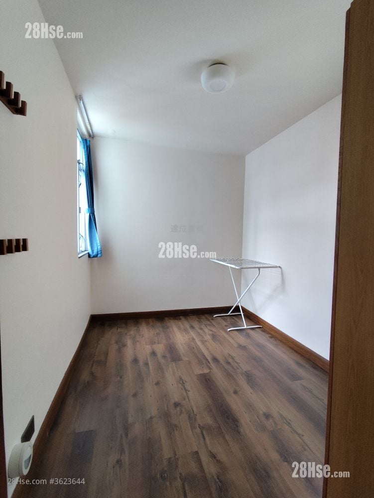 德福花园 租盘 2 房 , 1 浴室 517 平方尺 ( 48.0 平方米 ) 德福花园 租盘 2 房 , 1 浴室 517 平方尺 ( 48.0 平方米 )