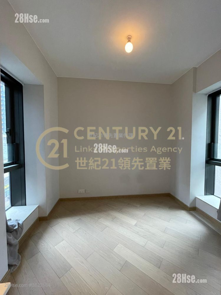 Axis Sell 204 ft² ( 19.0 m² )