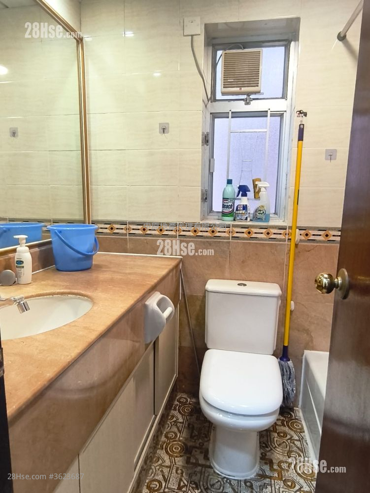 愉景新城 租盘 682 平方尺 ( 63.4 平方米 ) 愉景新城 租盘 682 平方尺 ( 63.4 平方米 )