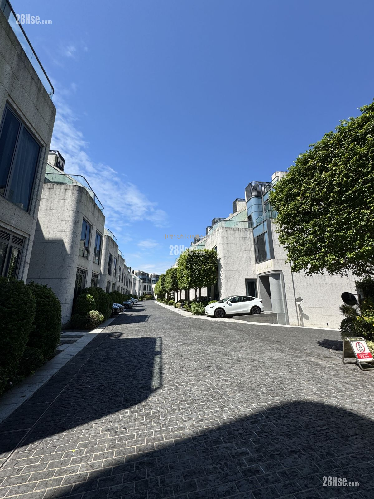 澐沣 售盘 4 房 1,976 平方尺 ( 183.6 平方米 ) 澐沣 售盘 4 房 1,976 平方尺 ( 183.6 平方米 )