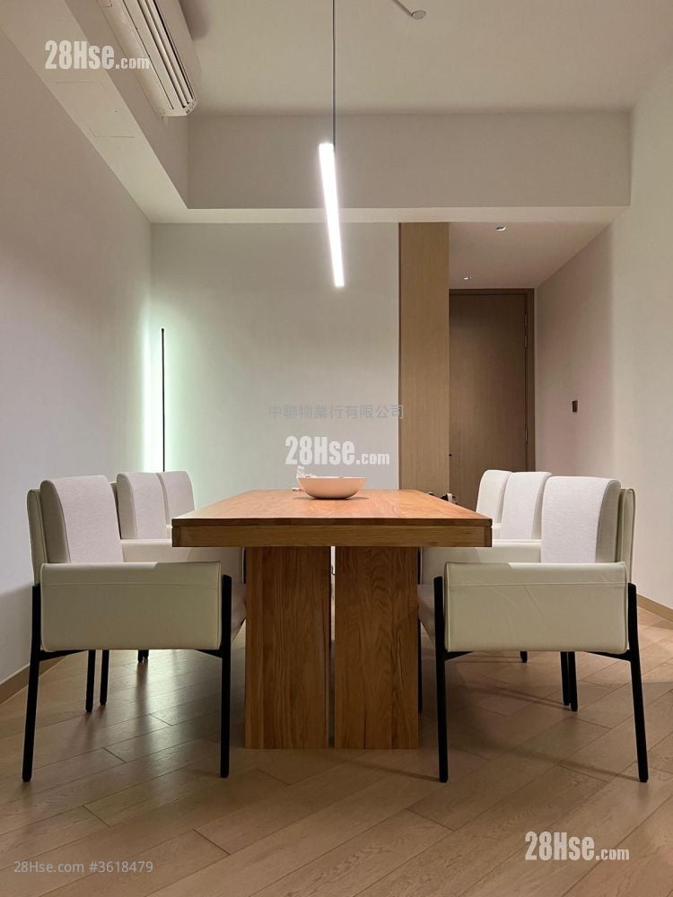 St. Michel Rental 3 Bedrooms , 3 Bathrooms 974 ft² ( 90.5 m² )