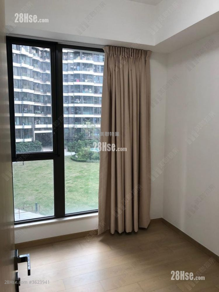 Dragons Range Sell 3 Bedrooms , 2 Bathrooms 977 ft² ( 90.8 m² ) Dragons Range Sell 3 Bedrooms , 2 Bathrooms 977 ft² ( 90.8 m² )