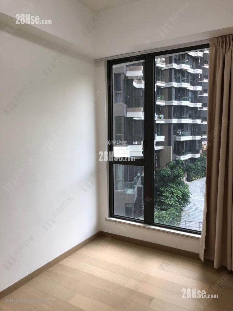 Dragons Range Sell 3 Bedrooms , 2 Bathrooms 977 ft² ( 90.8 m² ) Dragons Range Sell 3 Bedrooms , 2 Bathrooms 977 ft² ( 90.8 m² )