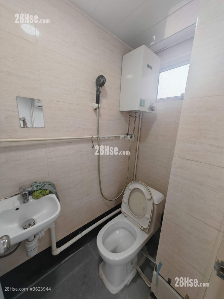 环球工商大厦 租盘 1 厕所 220 平方尺 ( 20.4 平方米 ) 环球工商大厦 租盘 1 厕所 220 平方尺 ( 20.4 平方米 )