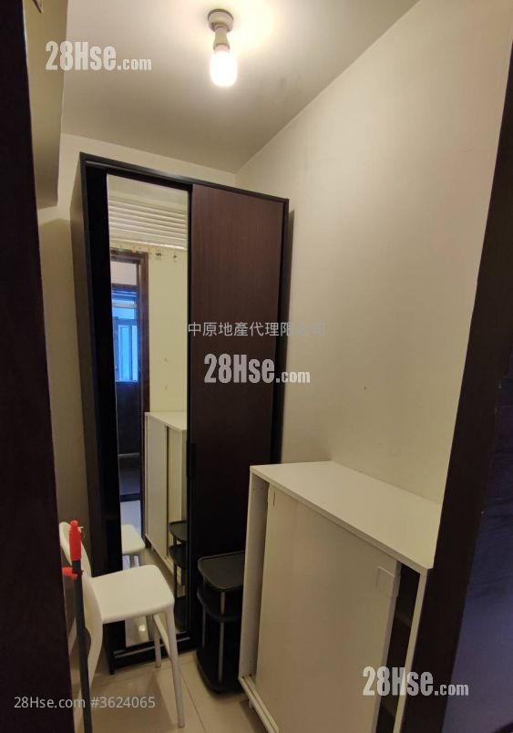 好运中心 售盘 2 房 427 平方尺 ( 39.7 平方米 ) 好运中心 售盘 2 房 427 平方尺 ( 39.7 平方米 )