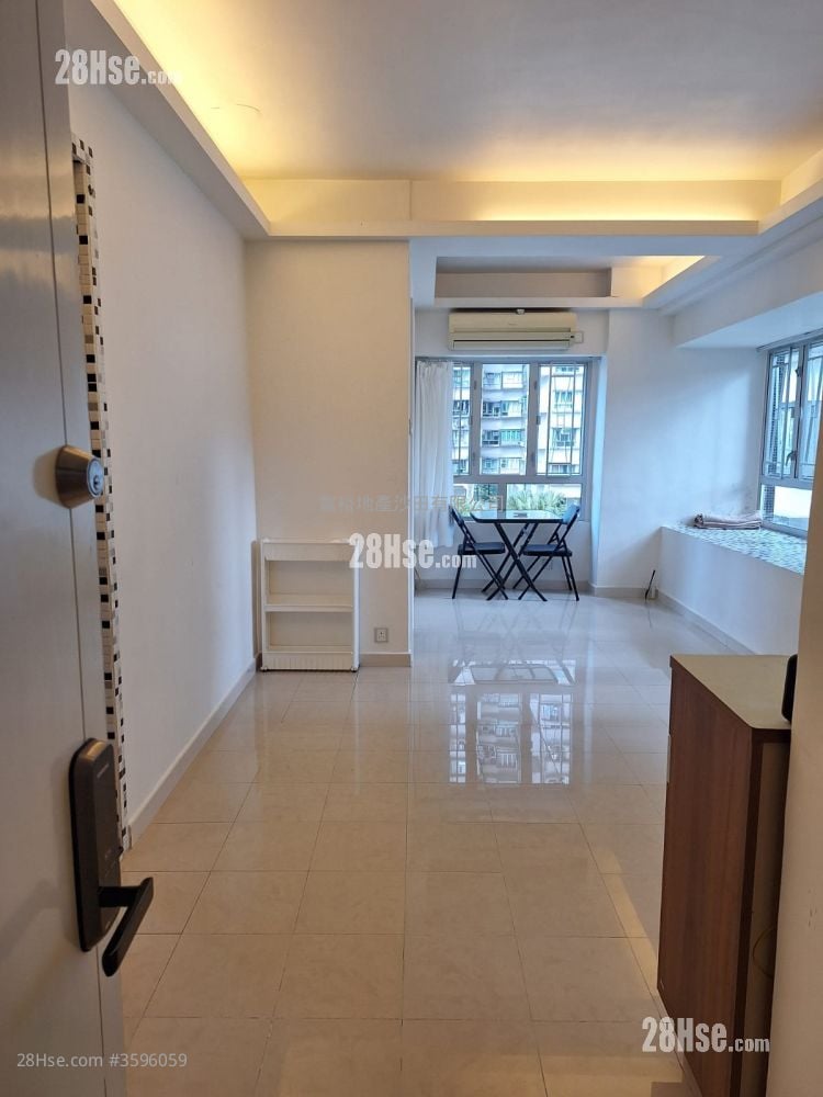 Golden Lion Garden Rental 1 Bedroom , 1 Bathroom 321 ft² ( 29.8 m² )