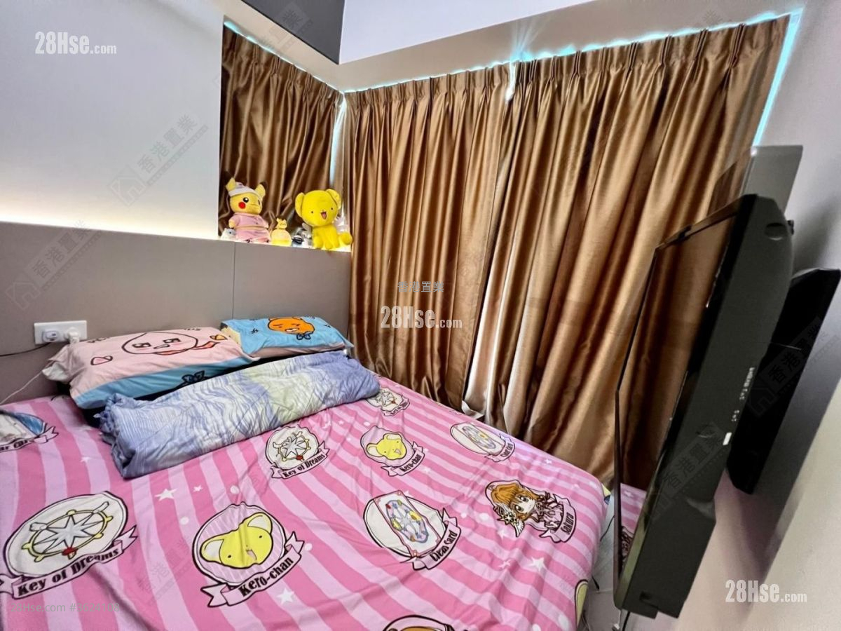 The Parkside Rental 1 Bedroom , 1 Bathroom 402 ft² ( 37.3 m² ) The Parkside Rental 1 Bedroom , 1 Bathroom 402 ft² ( 37.3 m² )