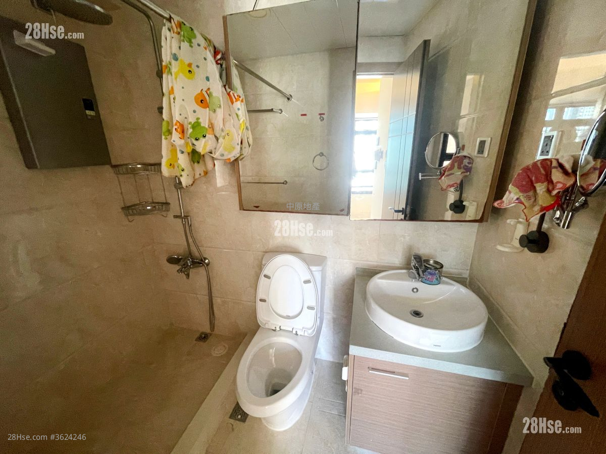 新港城 售盘 3 房 , 2 浴室 618 平方尺 ( 57.4 平方米 ) 新港城 售盘 3 房 , 2 浴室 618 平方尺 ( 57.4 平方米 )