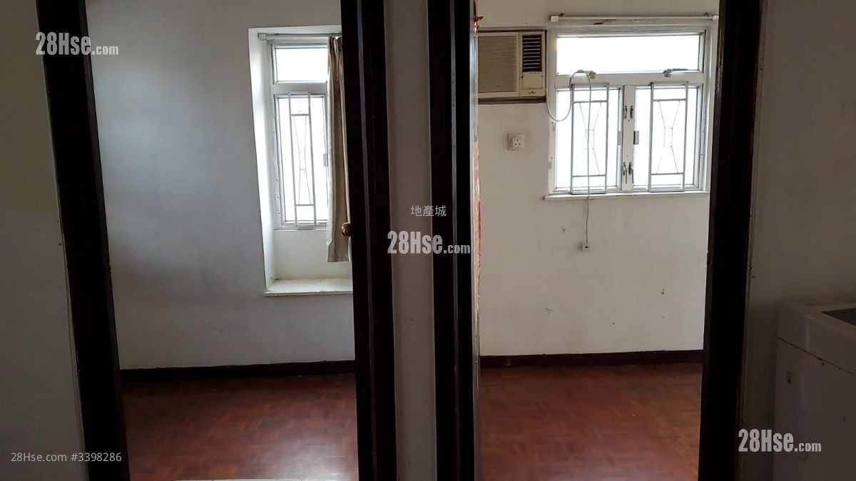 晓华大厦 租盘 2 房 , 1 浴室 360 平方尺 ( 33.4 平方米 ) 晓华大厦 租盘 2 房 , 1 浴室 360 平方尺 ( 33.4 平方米 )