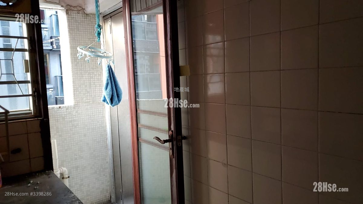 晓华大厦 租盘 2 房 , 1 浴室 360 平方尺 ( 33.4 平方米 ) 晓华大厦 租盘 2 房 , 1 浴室 360 平方尺 ( 33.4 平方米 )