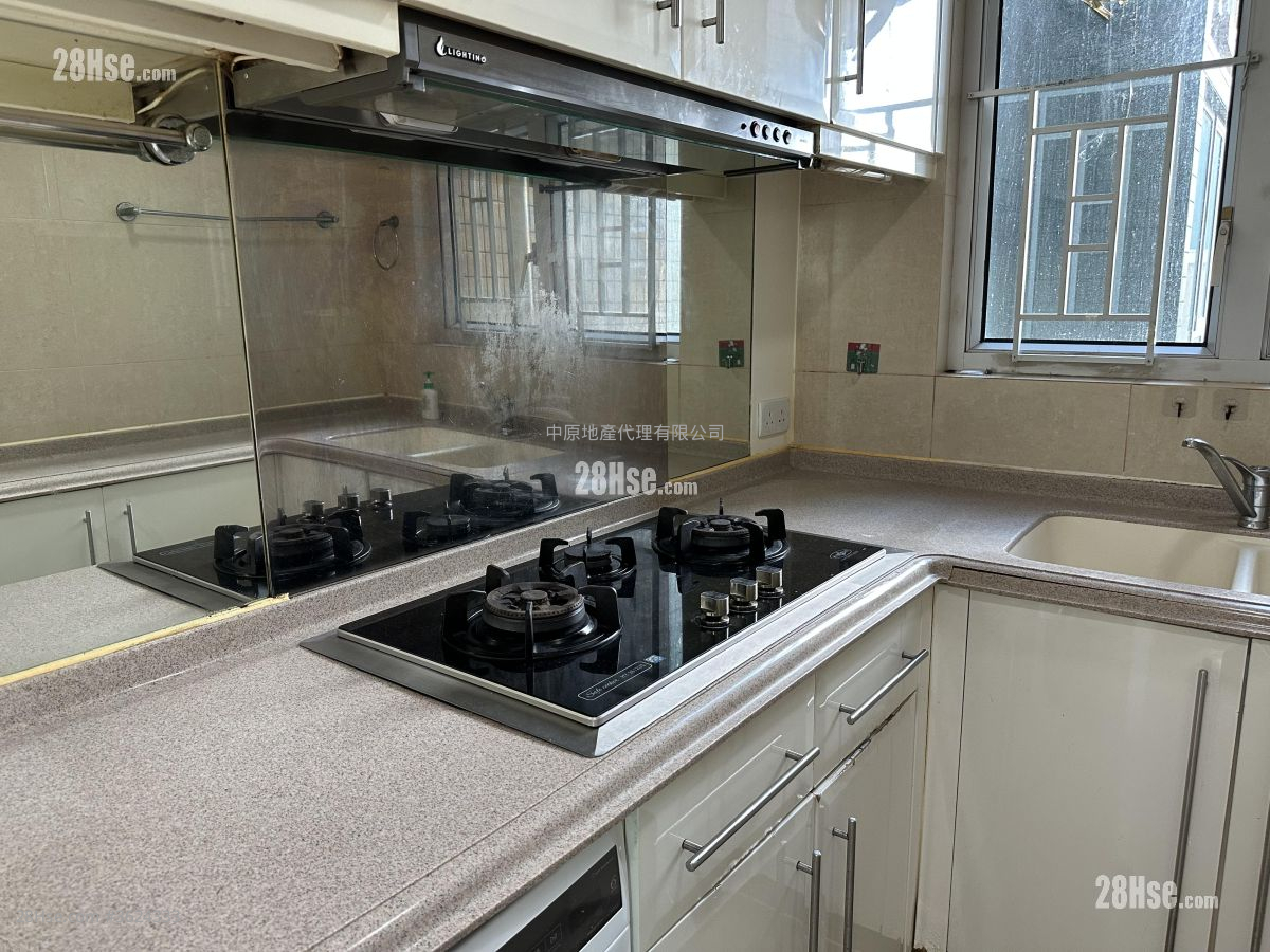 Banyan Garden Sell 3 Bedrooms 736 ft² ( 68.4 m² ) Banyan Garden Sell 3 Bedrooms 736 ft² ( 68.4 m² )