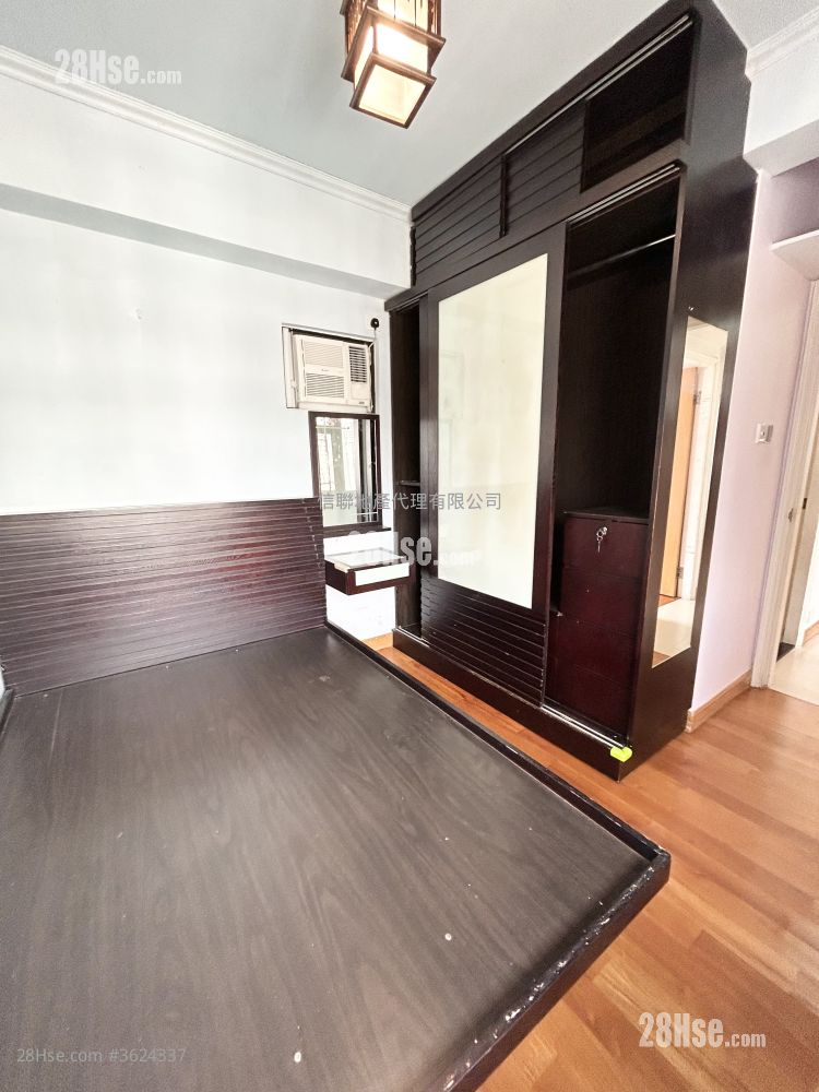 Union Plaza Sell 2 Bedrooms , 1 Bathroom 506 ft² ( 47.0 m² ) Union Plaza Sell 2 Bedrooms , 1 Bathroom 506 ft² ( 47.0 m² )