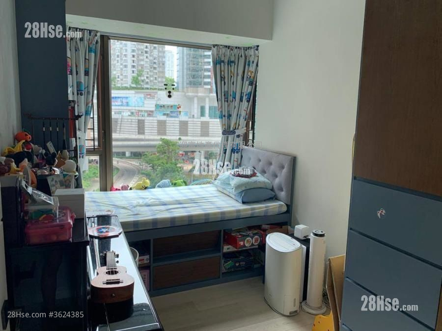 Royal Peninsula Sell 4 Bedrooms , 3 Bathrooms 920 ft² ( 85.5 m² ) Royal Peninsula Sell 4 Bedrooms , 3 Bathrooms 920 ft² ( 85.5 m² )