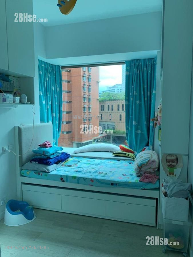 Royal Peninsula Sell 4 Bedrooms , 3 Bathrooms 920 ft² ( 85.5 m² ) Royal Peninsula Sell 4 Bedrooms , 3 Bathrooms 920 ft² ( 85.5 m² )