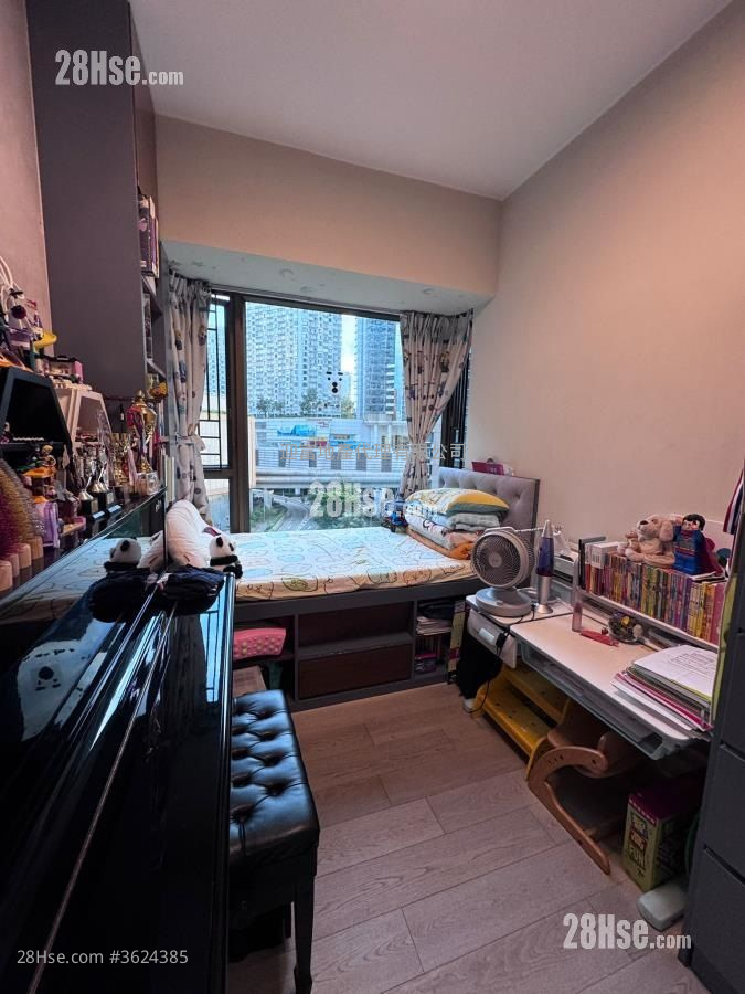 Royal Peninsula Sell 4 Bedrooms , 3 Bathrooms 920 ft² ( 85.5 m² ) Royal Peninsula Sell 4 Bedrooms , 3 Bathrooms 920 ft² ( 85.5 m² )