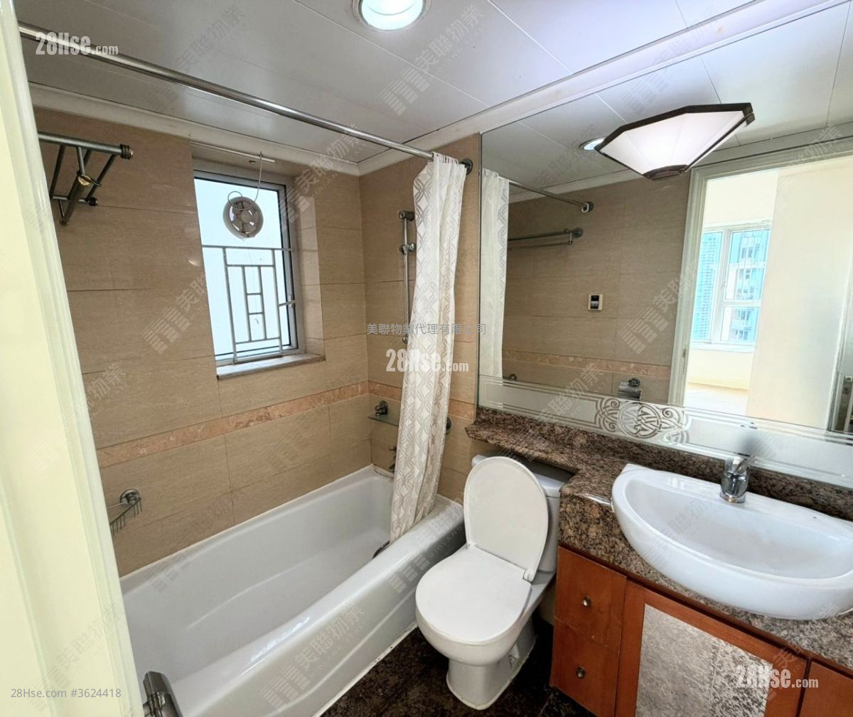 Banyan Garden Sell 3 Bedrooms , 2 Bathrooms 736 ft² ( 68.4 m² ) Banyan Garden Sell 3 Bedrooms , 2 Bathrooms 736 ft² ( 68.4 m² )