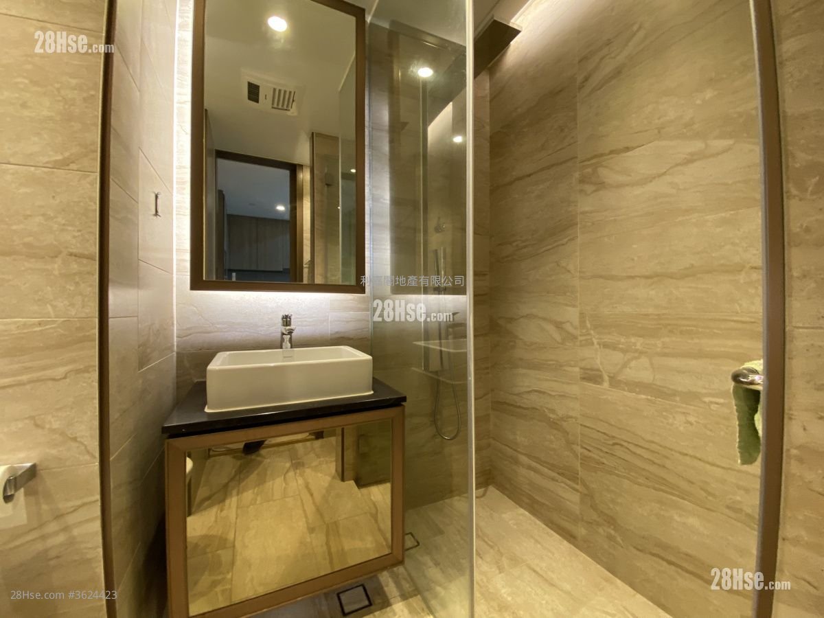 荟荞 租盘 2 房 , 1 浴室 389 平方尺 ( 36.1 平方米 ) 荟荞 租盘 2 房 , 1 浴室 389 平方尺 ( 36.1 平方米 )