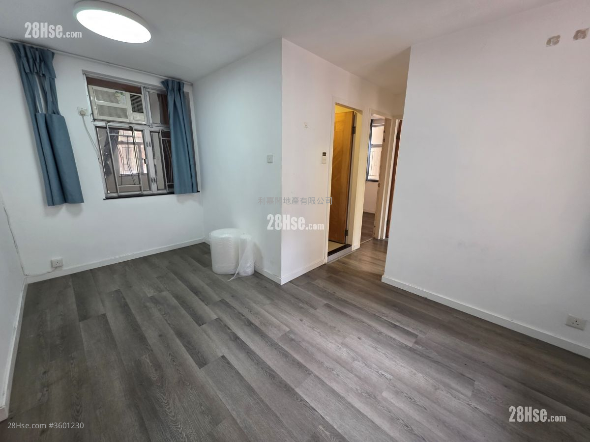 Amoy Gardens Sell 2 Bedrooms 375 ft² ( 34.8 m² )