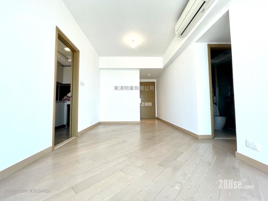 Century Link Sell 3 Bedrooms , 2 Bathrooms 639 ft² ( 59.4 m² )