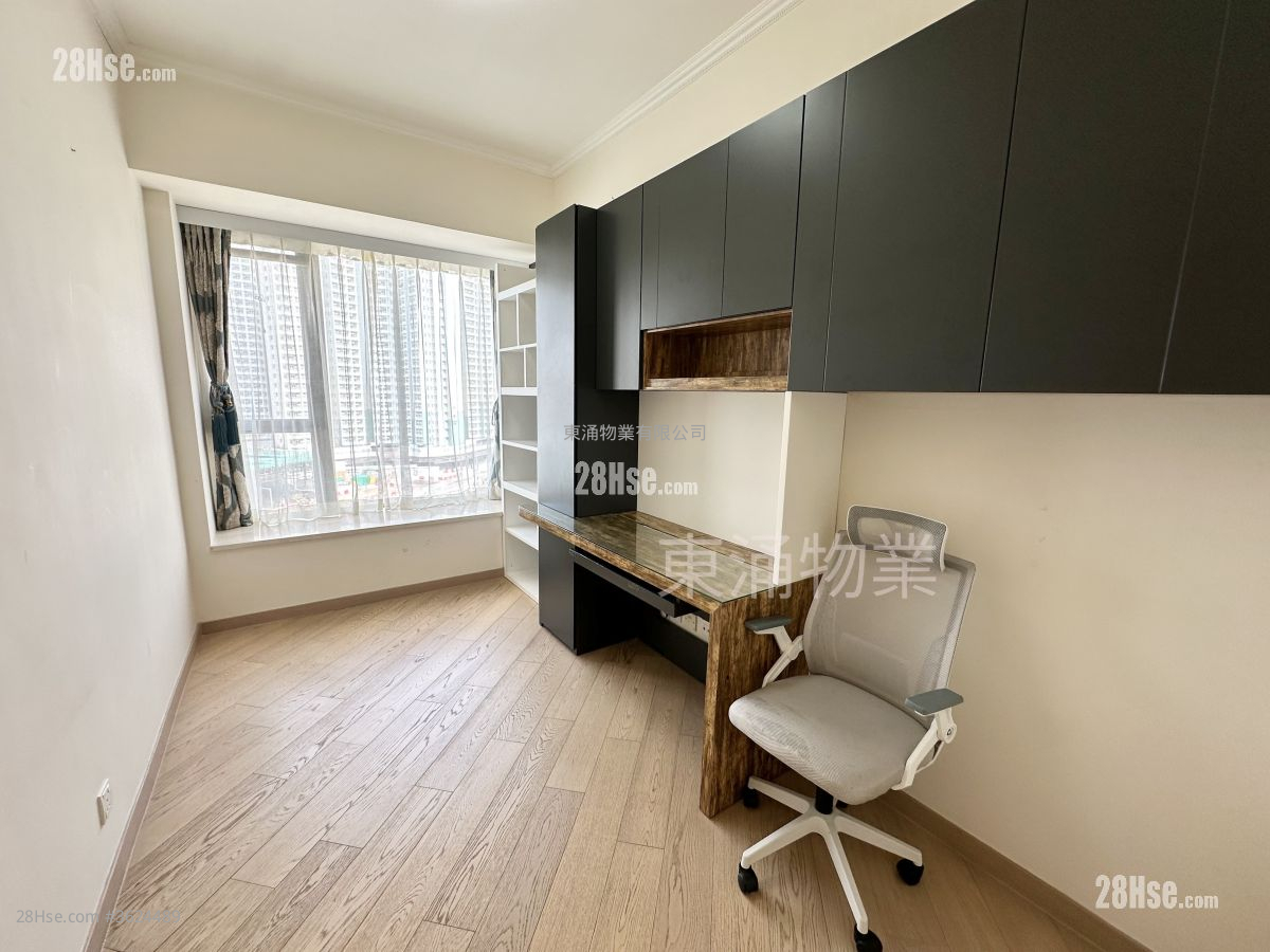 升荟 售盘 4 房 , 4 浴室 1,377 平方尺 ( 127.9 平方米 ) 升荟 售盘 4 房 , 4 浴室 1,377 平方尺 ( 127.9 平方米 )