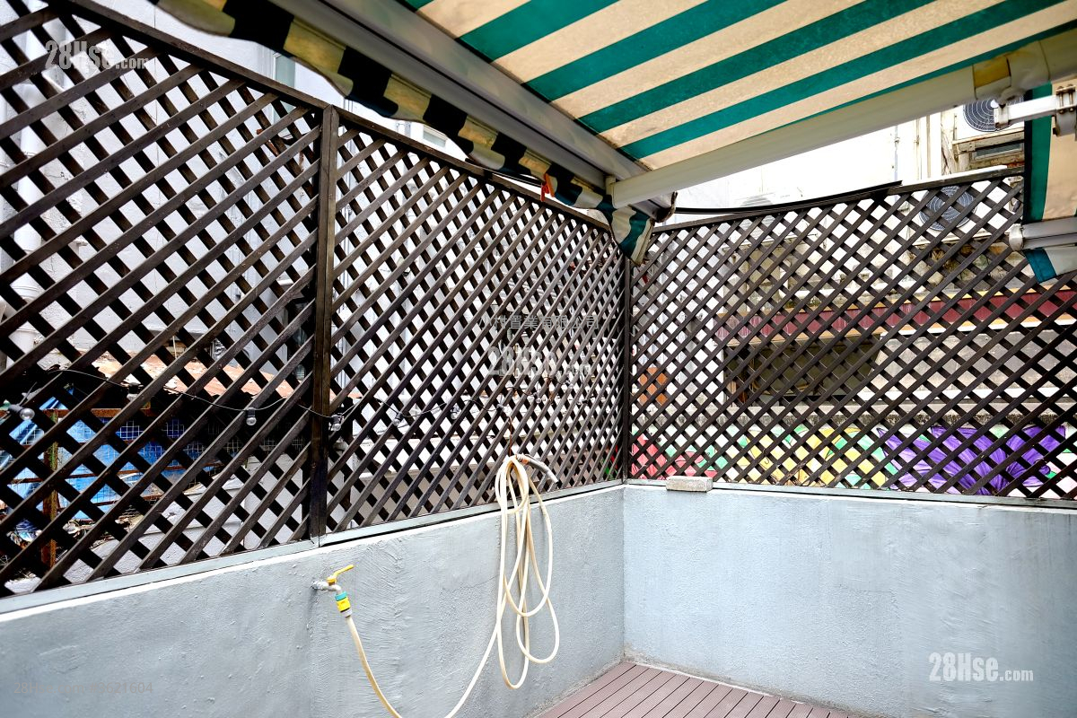 other: Flat roof other: Flat roof